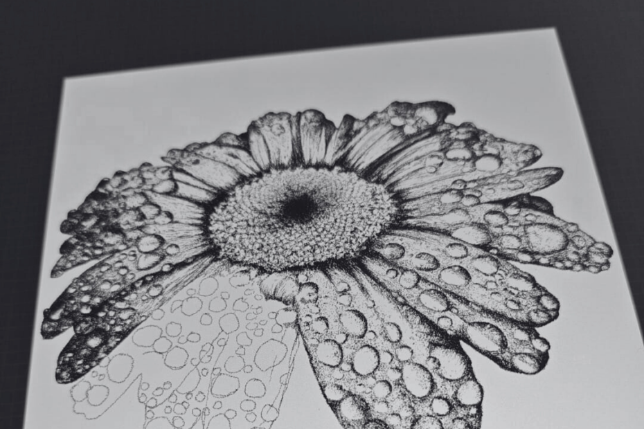 Handgezeichnete Tattoo-Skizze mit detaillierter Schattierung – kreativer Entwurfsprozess vor dem Tätowieren