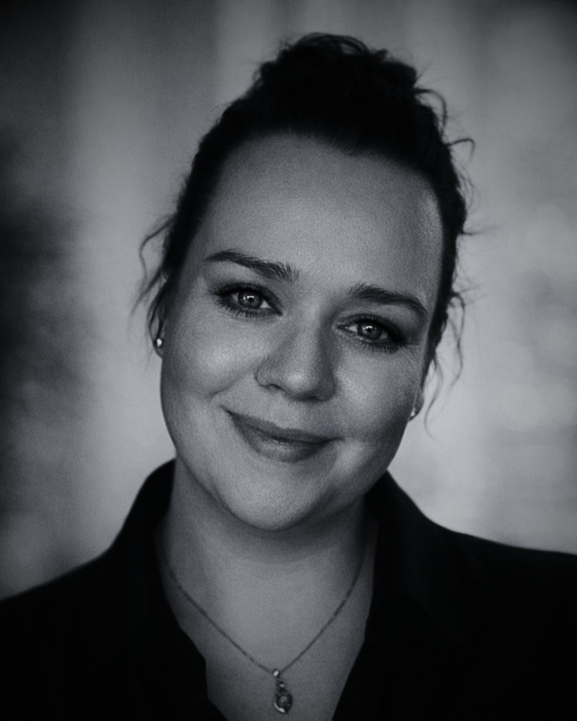 Profilbild Daniela Harkener schwarz weiß